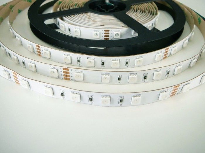 LED pásek RGB 24V-300 60LED/m vnitřní samolepící 14,4W/m, cena za 1m
