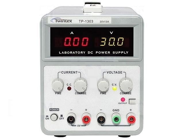 Zdroj laboratorní TWINTEX TP-1303 stolní 2x0-30V/0-3A plynule regulovatelný 2×0–30V/2×0–3A, 5VDC LCD displej