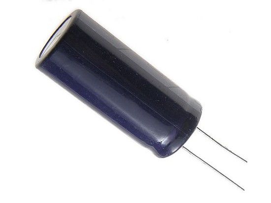 Kondenzátor elektrolytický radiální 47M/450V 105°C (16x32mm)