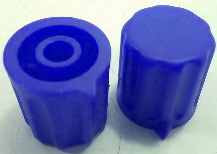 Plastový přístrojový knoflík K1404 pro hřídel @4mm, rozměry@14x15mm s šipkou modrý