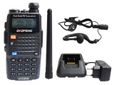 Baofeng UV-5R vysílačka. Dualbandová radiostanice, pracuje v pásmu VHF 136–174MHz/UHF 400–520 MHz, naprogramovány PMR a sdílené kanály VHF a UHF.