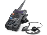 Baofeng UV-5R vysílačka. Dualbandová radiostanice, pracuje v pásmu VHF 136–174MHz/UHF 400–520 MHz, naprogramovány PMR a sdílené kanály VHF a UHF.