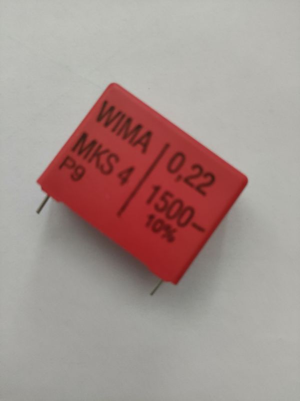 Kondenzátor fóliový MKP10 220nF/1500VDC, 400VAC RM27.5mm. Rozměry: 31,5 x 24 x 13mm