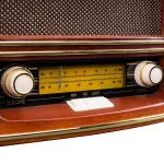 Retro stolní radiopřijímač Roadstar HRA-1500/N hnědý, příjem AM/FM, napájení ze sítě 230V nebo na baterie 6x LR14 Retro stolní radiopřijímač Roadstar HRA-1500/N hnědý, příjem AM/FM, napájení ze sítě 230V nebo na baterie 6x LR14