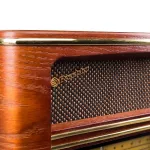 Retro stolní radiopřijímač Roadstar HRA-1500/N hnědý, příjem AM/FM, napájení ze sítě 230V nebo na baterie 6x LR14 Retro stolní radiopřijímač Roadstar HRA-1500/N hnědý, příjem AM/FM, napájení ze sítě 230V nebo na baterie 6x LR14